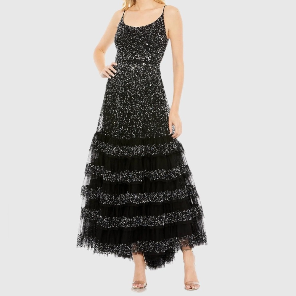 🆕 Mac Duggal Black & Silver Sequin Gown - 10